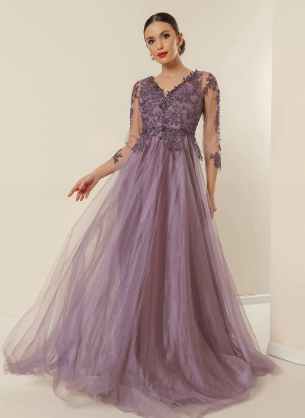 Gaun bridesmaid dengan tangan berkerut